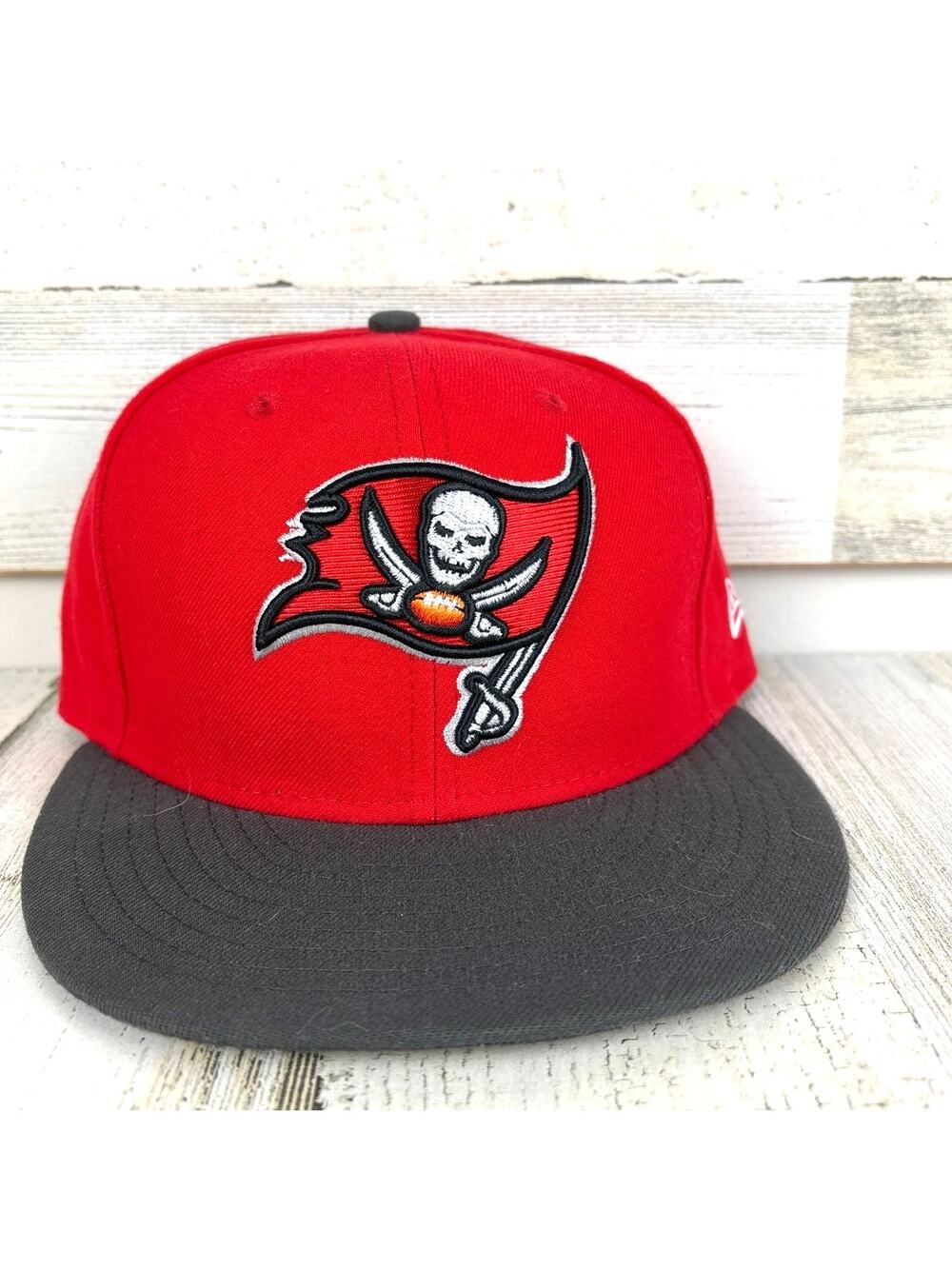 New Era 59Fifty Tampa Bay Buccaneers Fitted Hat 7 1/8 Red NFL Football Cap NEW